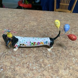 “HAPPY BIRTHDAY” dachshund figurine